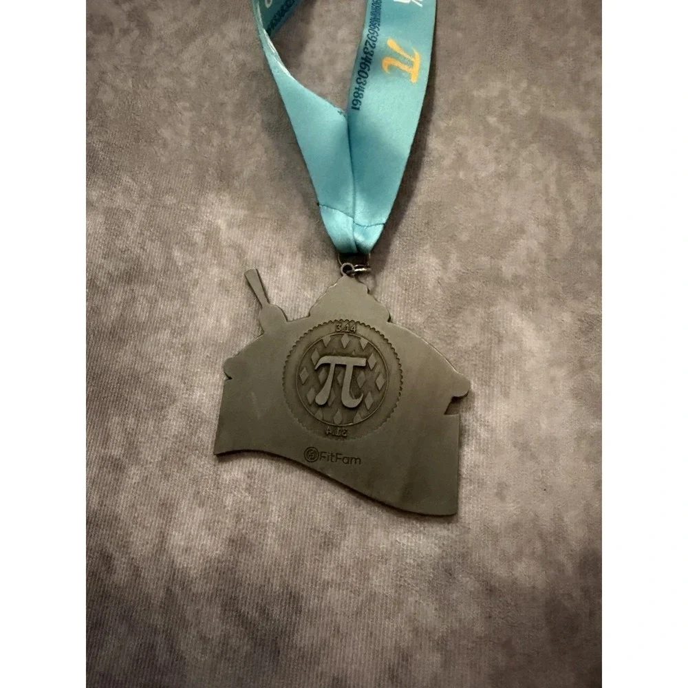 FitFam The Puppy Run Running Medal w/ Lanyard White Paw Prints, Bones. Lot of 8